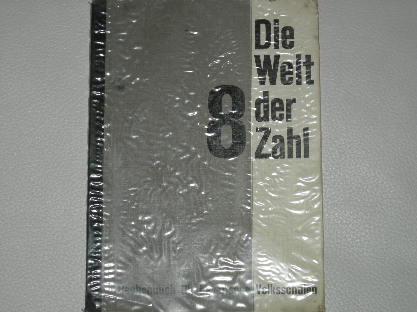 Die Welt der Zahl 8